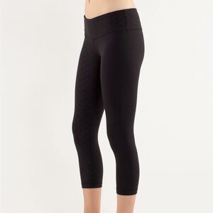 Lululemon Wunder Under Crop Black *Embossed Faded Dot Embossed Size 4 (Rare)
